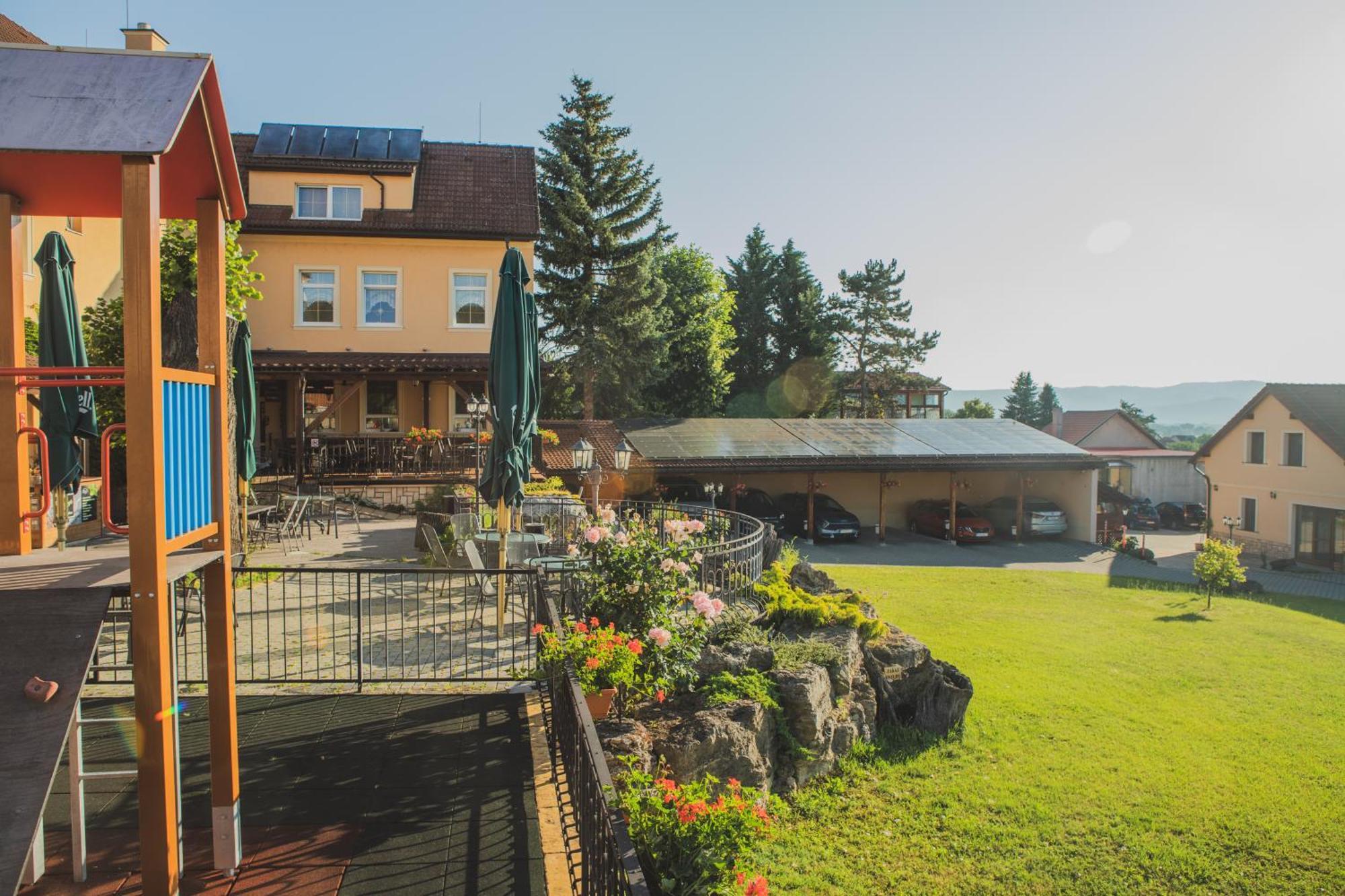 Hotel Lipa Bojnice Eksteriør bilde